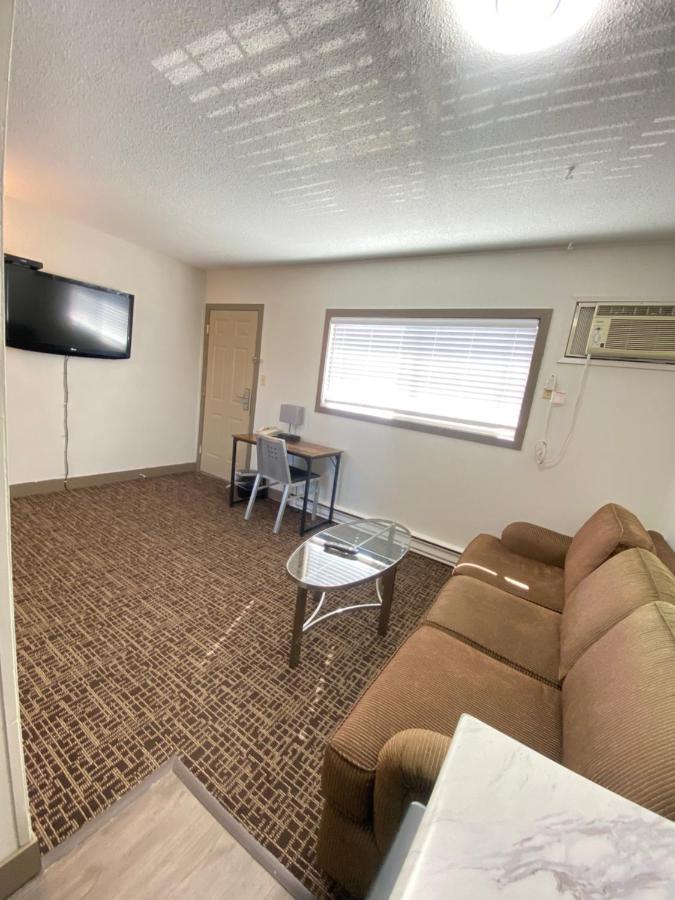 Motel Super 8 By Wyndham Penticton Exterior foto